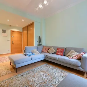 Encanto Y Confort En Calle Epalza - Tu Familia En El Corazon De , Bilbao España